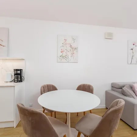 Faro Kasprowicza 20c Basen Sauna Od 1 Maja 2024 דירה